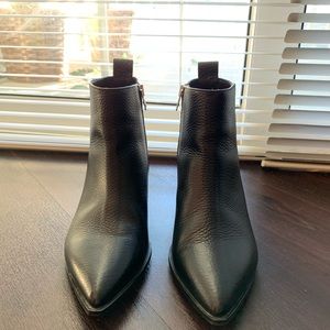 Everlane boss boots, pebbled black